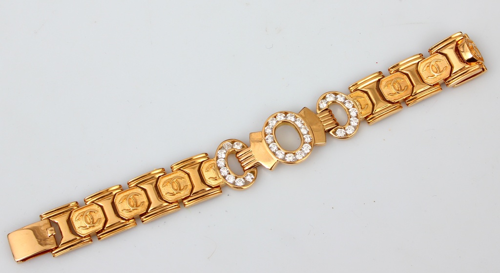 Gold bracelet with diamonds 