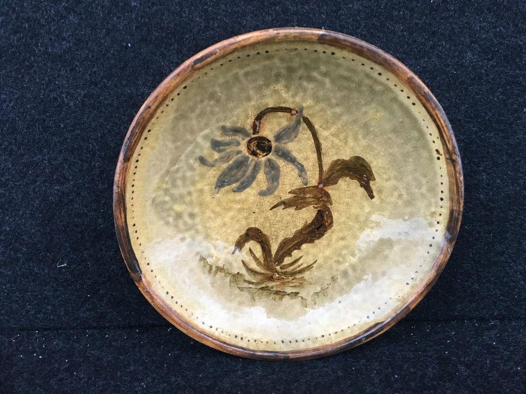 Jūgendstila keramikas trauks
