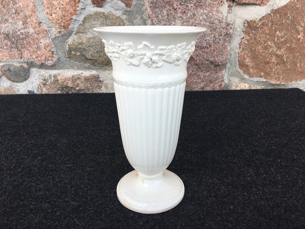 Classicism style vase