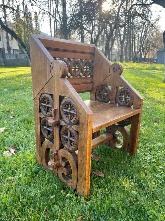 Luterāņu baznīcas kalpotāja krēsls