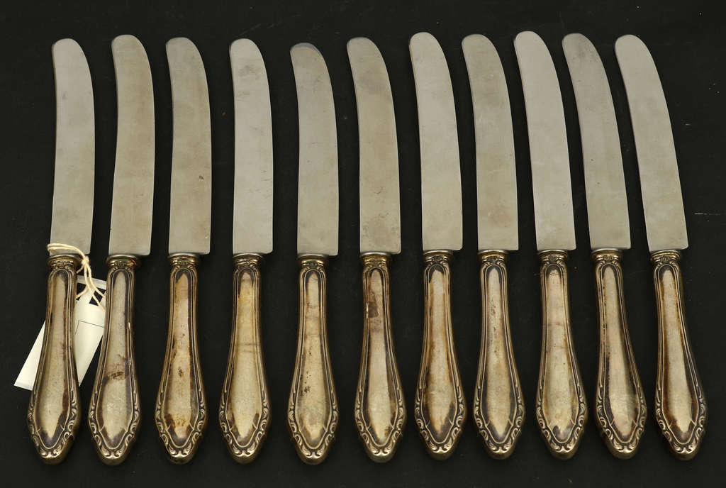 Knives with silver handles 12 pcs.