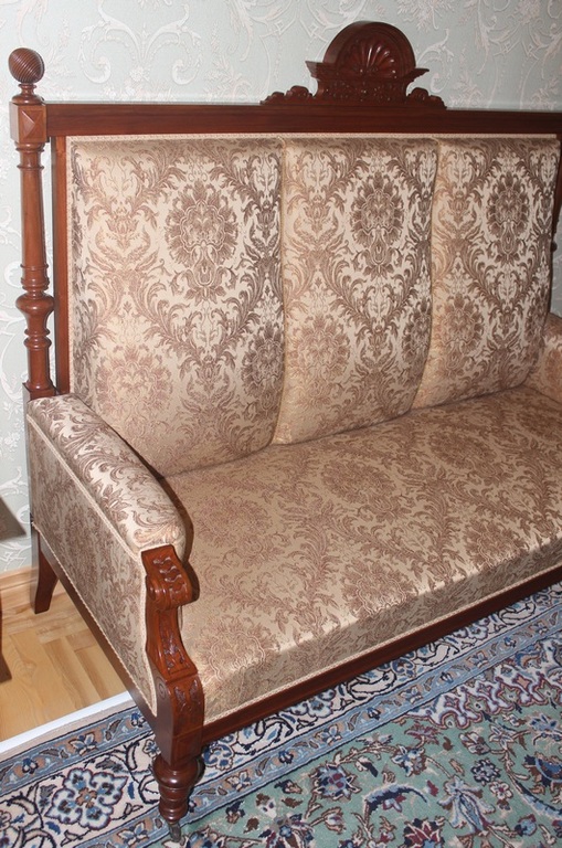Walnut sofa in early German historicist style