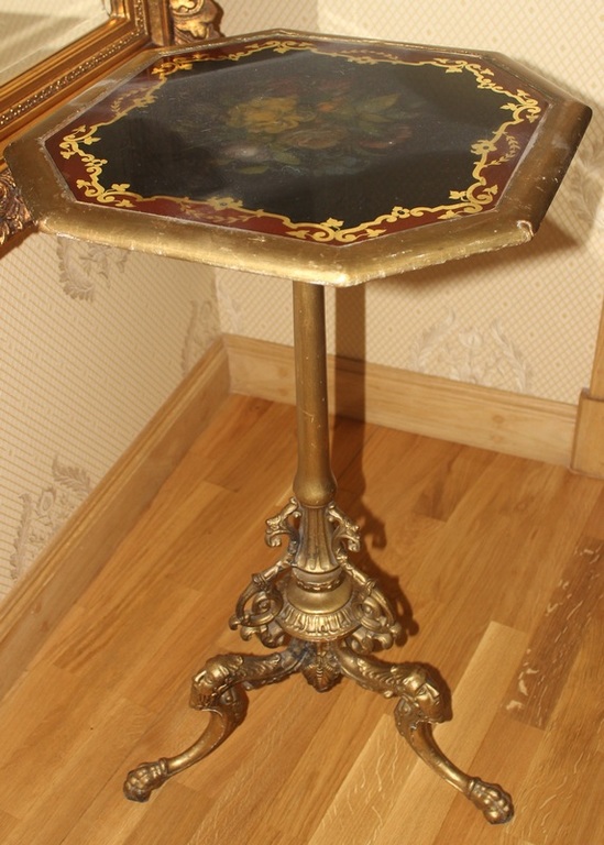 Столик чугунный 8-гранный с рисунком