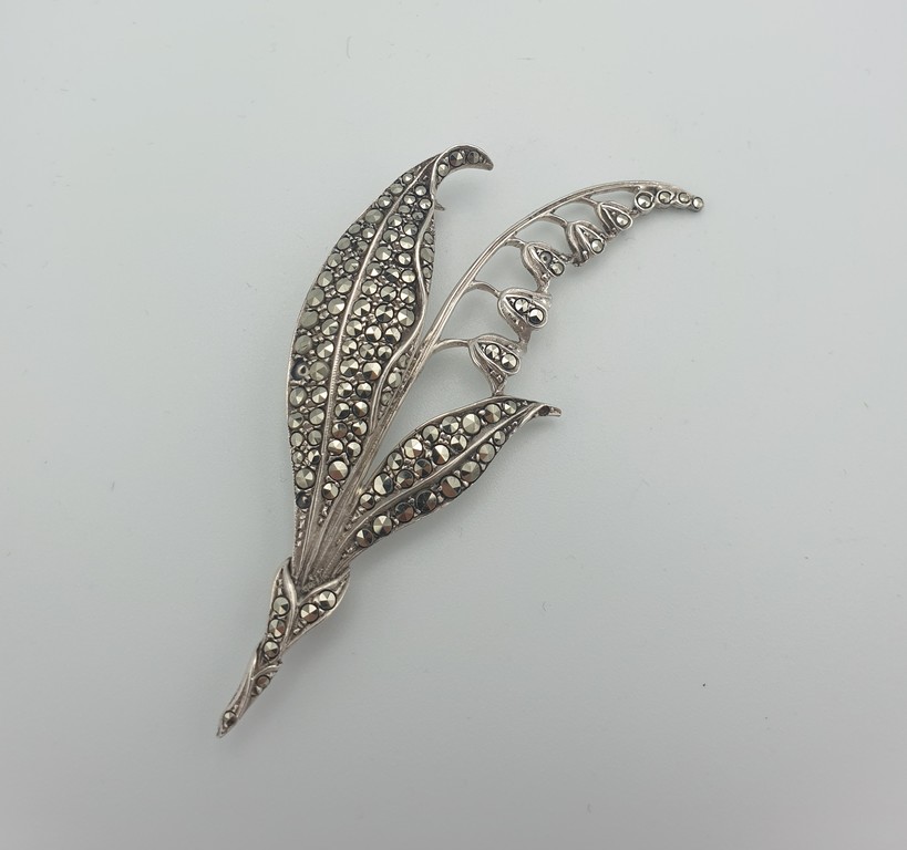 Silver Art Nouveau brooch with marcasite crystals 