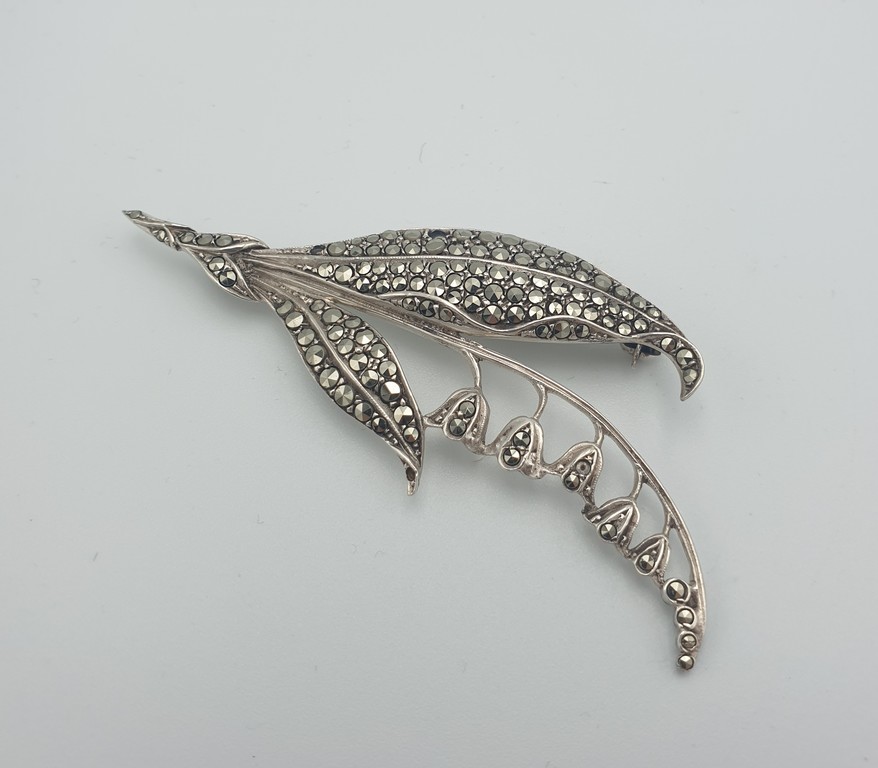 Silver Art Nouveau brooch with marcasite crystals 