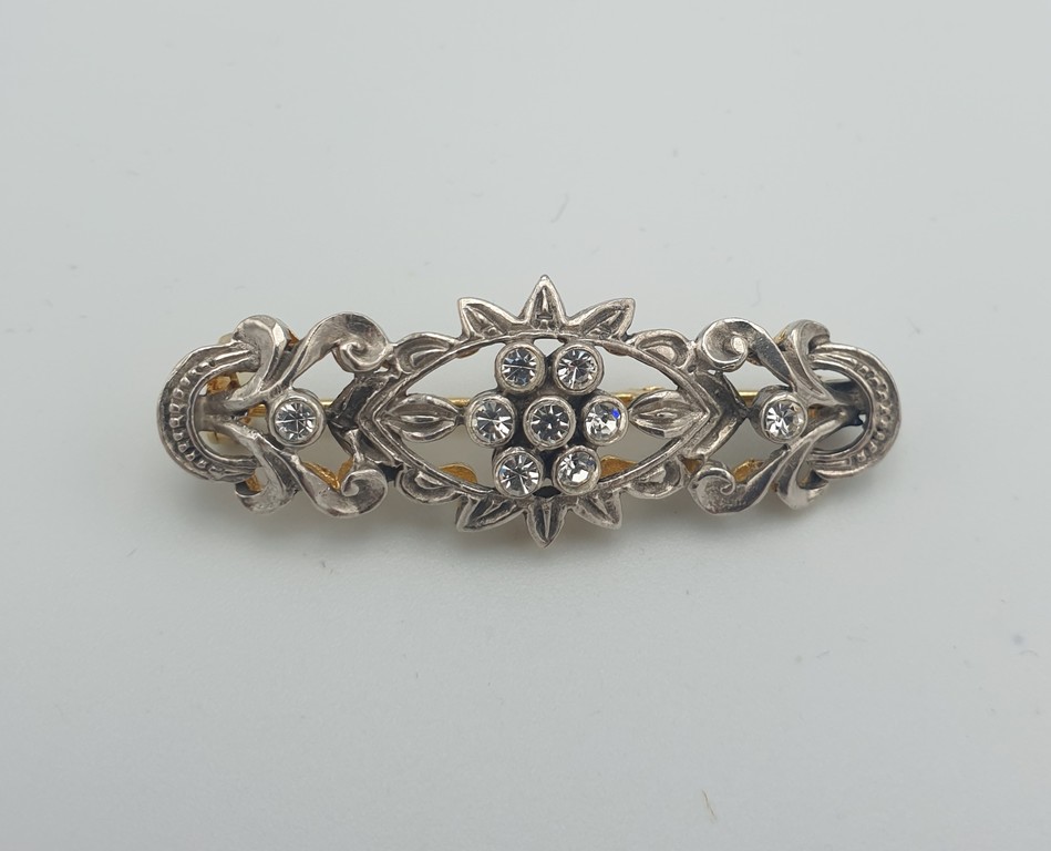 Silver Art Nouveau brooch with zircons?