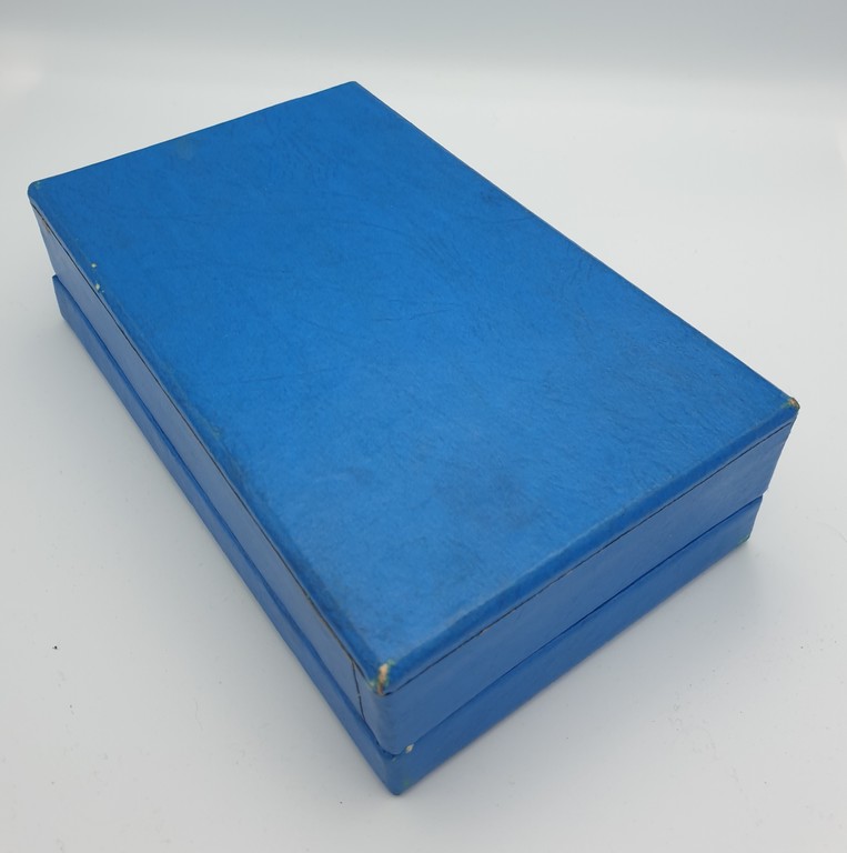 Sudraba karotes zilā kastītē (5 +1 gab)
