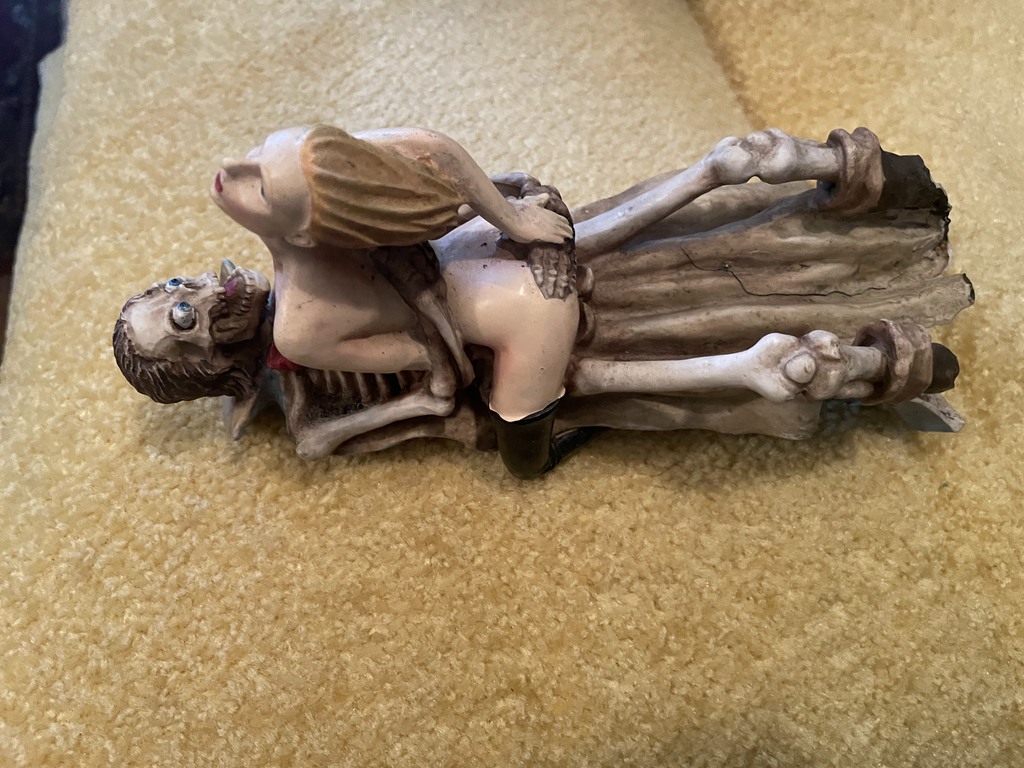 Kitsch - a figure from the bone Death and Life