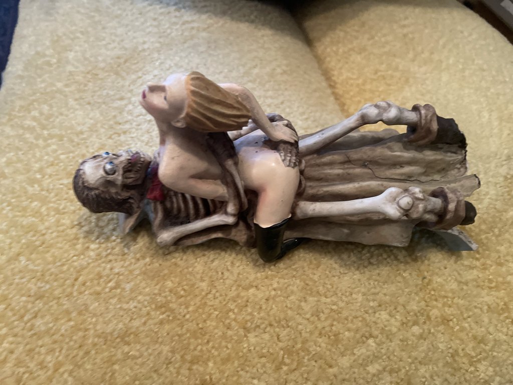 Kitsch - a figure from the bone Death and Life