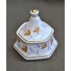 Porcelain box with lid
