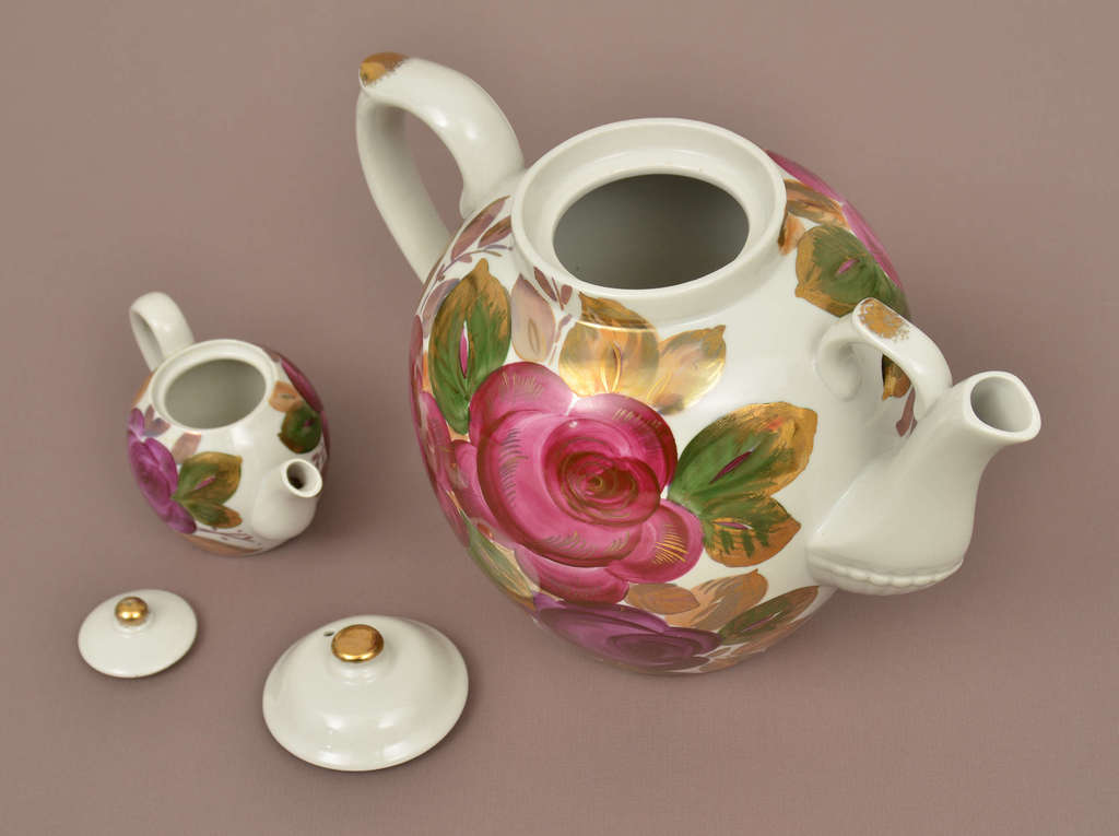 Porcelain teapots 2 pcs.