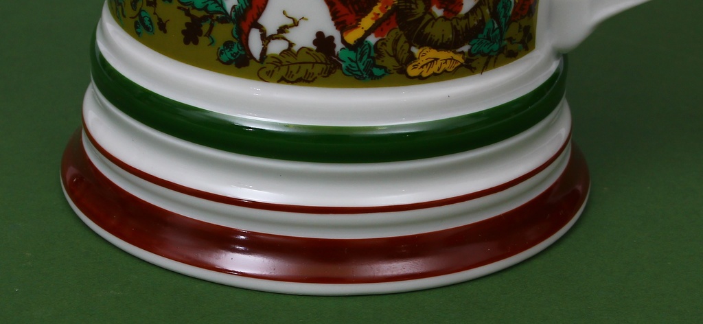 Porcelain cups with animal motifs 3 pcs.