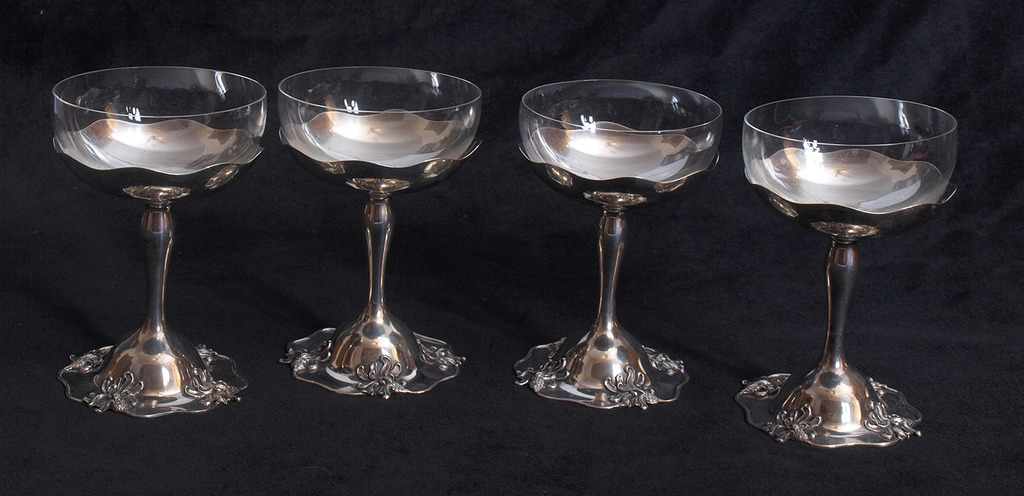Champagne glasses in silver frame (4 pcs.)