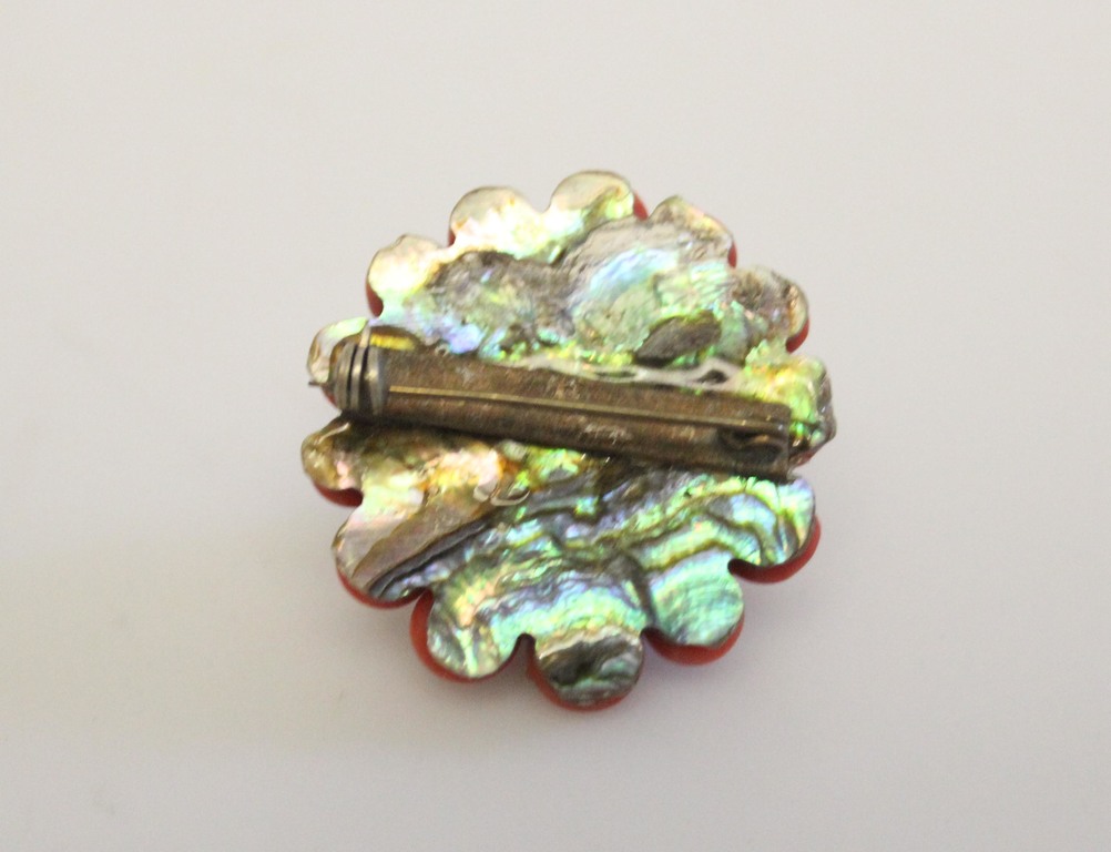 Brooch with corals