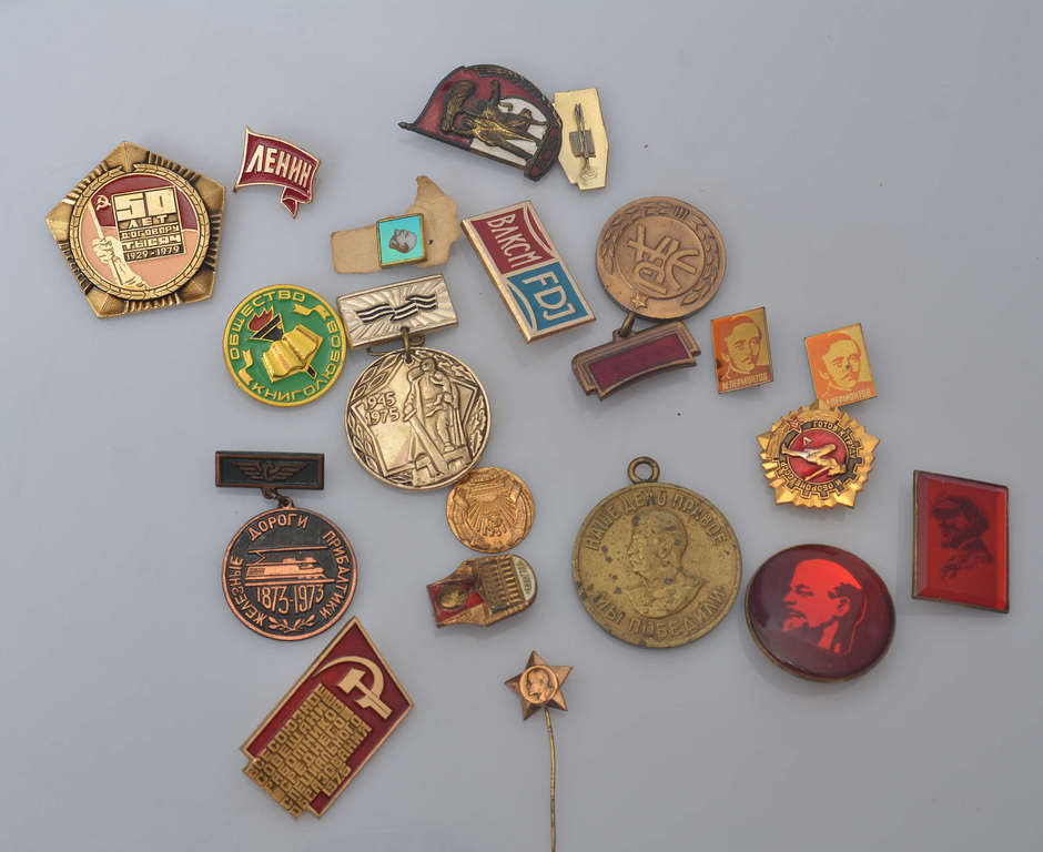 Collection of various badges / awards (20 pcs) - The proceeds of this lot will be donated to Ukraine