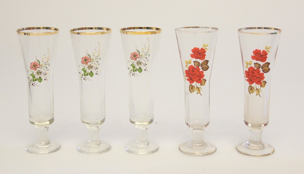 Set of glasses with floral motive in the original box (5 pcs.)