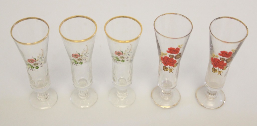 Set of glasses with floral motive in the original box (5 pcs.)