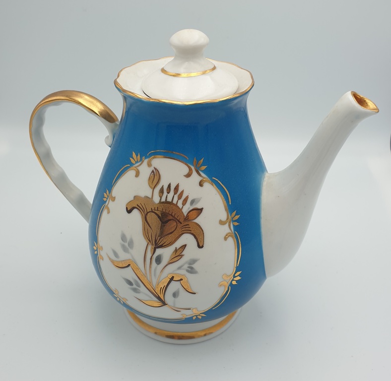 Painted coffee pot from Riga porcelain service 
