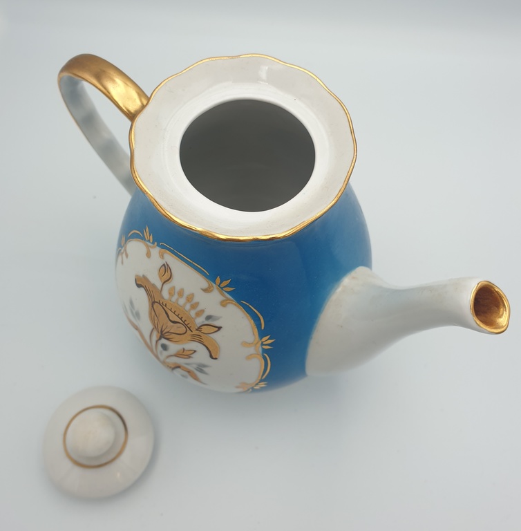 Painted coffee pot from Riga porcelain service 