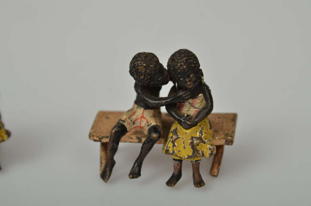 Bronzas miniatūras ar auksto gleznojumu (2 gab.) ''Pielūdzējs''