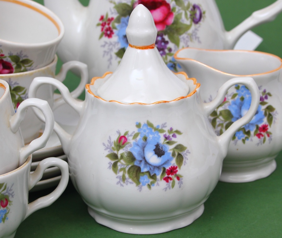 Partial coffee porcelain set for 6 people
