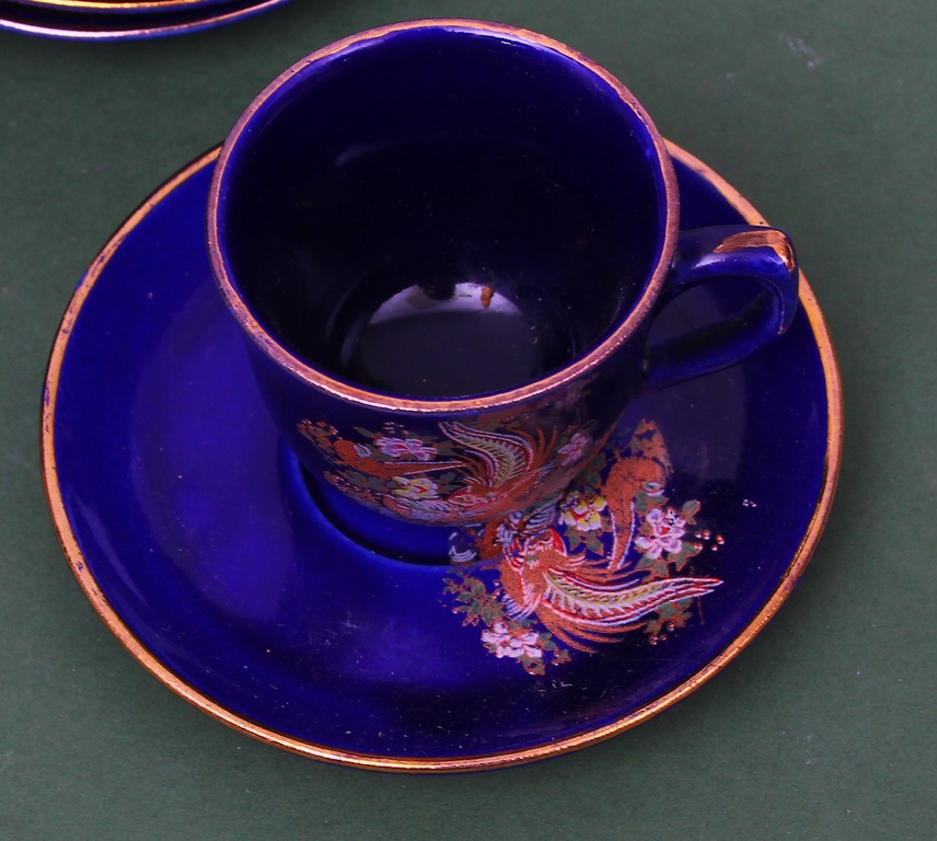 Porcelain cups with saucers (6 pcs.)