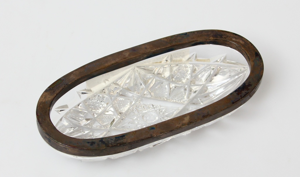 Crystal spice dish with silver finish