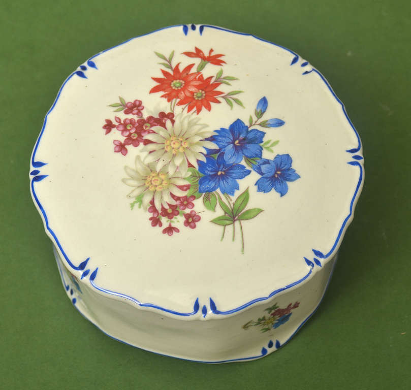 Porcelain jewelry bowl