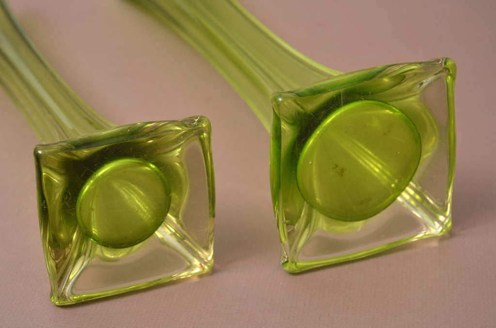 Zaļas stikla vāzes 2 gab.