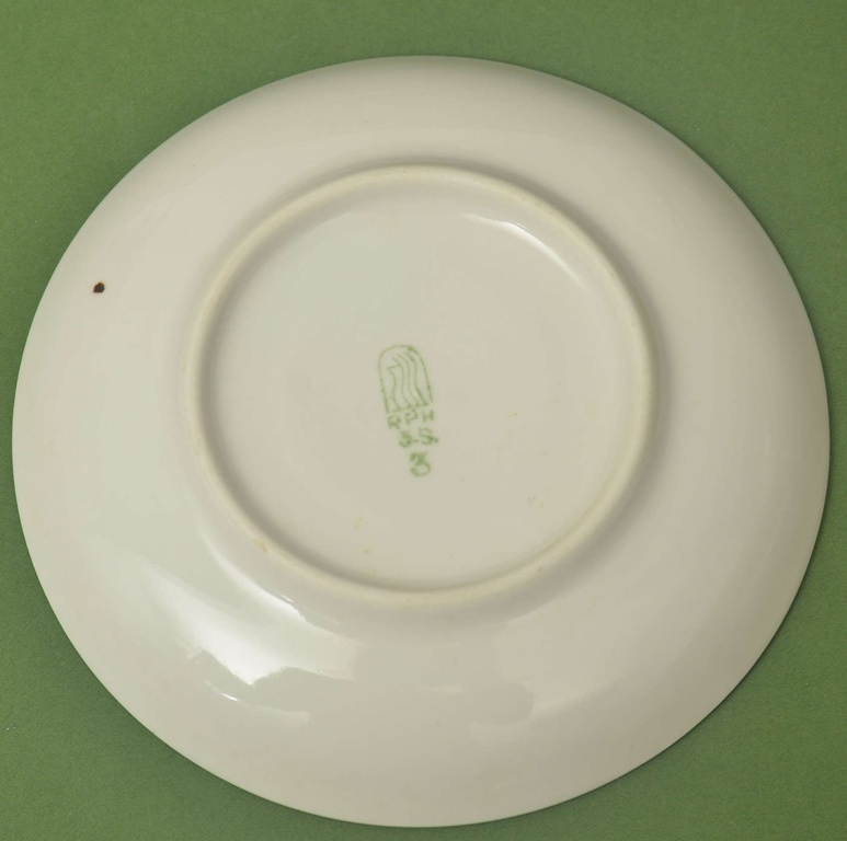 Various porcelain plates (9 pcs.)