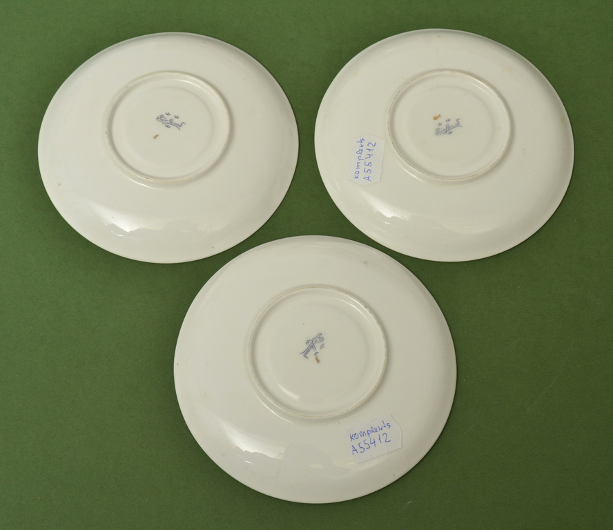 Porcelain cups with saucers (3 pcs)