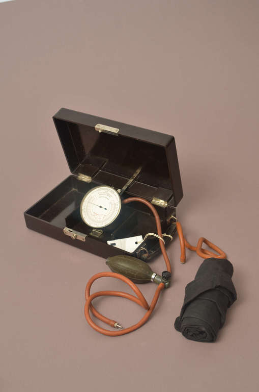 Pressure gauge in the original box