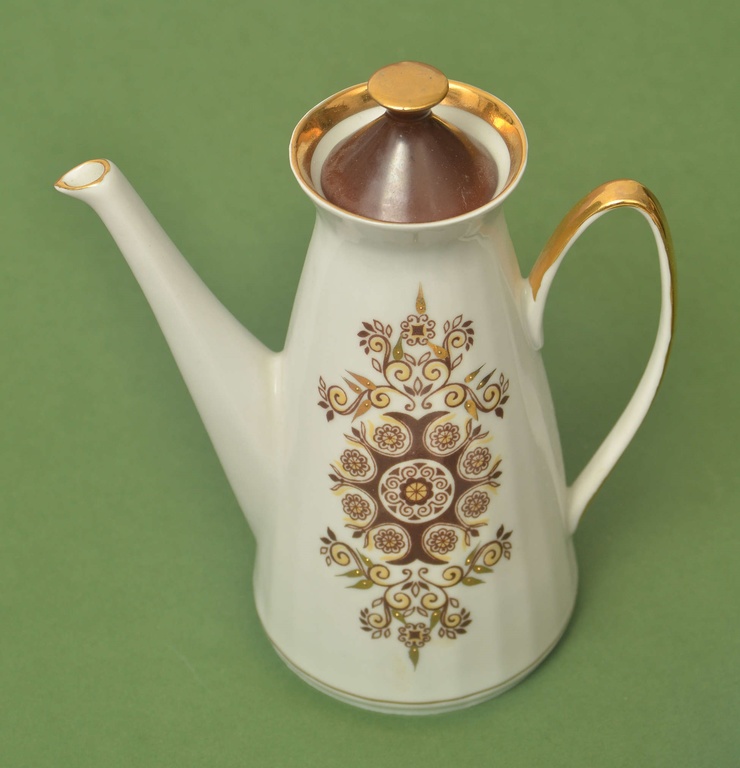 Nepilna Rīgas porcelāna kafijas servīze 