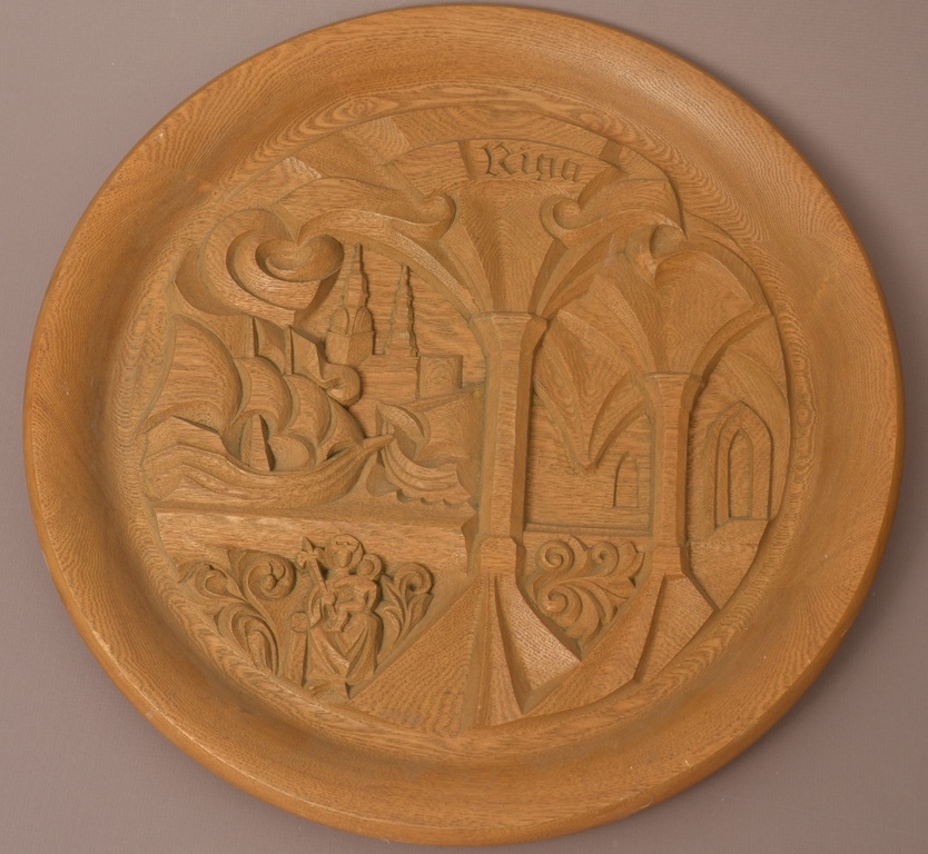 Настенная тарелка декоративная деревянная 