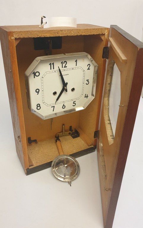Настенные деревянные часы