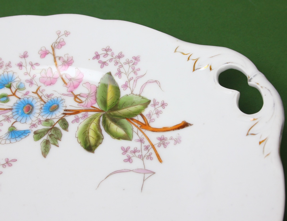 Kuzņecova porcelāna šķīvis ar ziediem