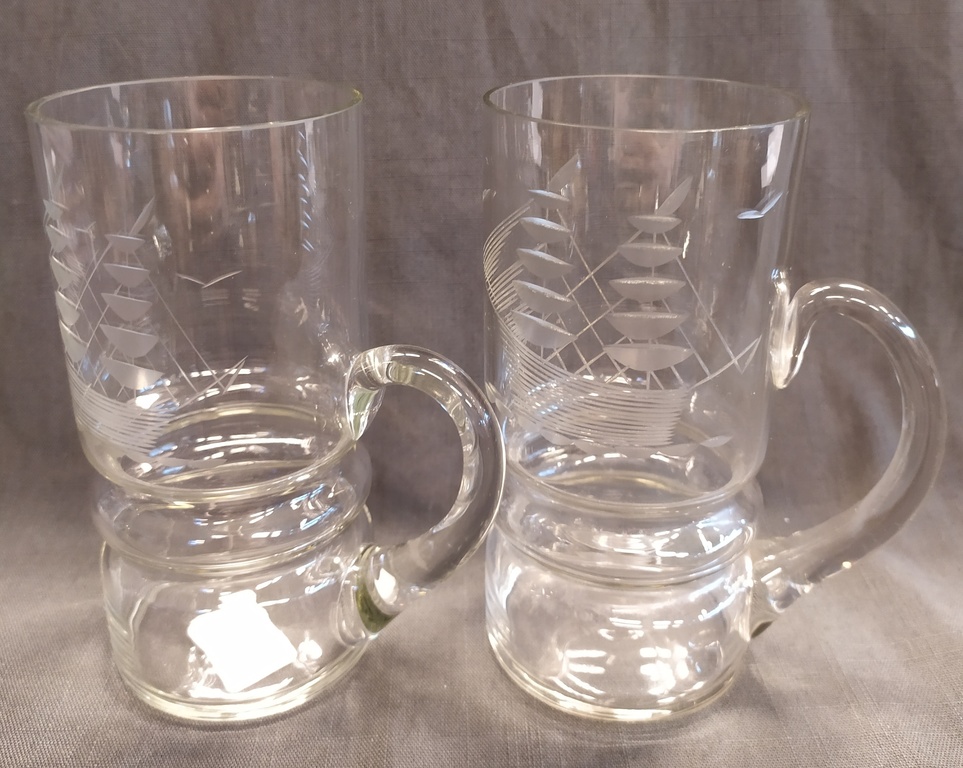 Glass cups 