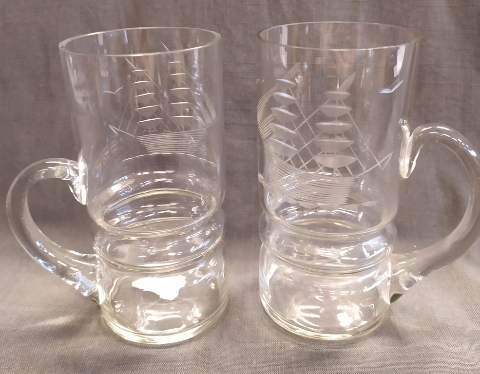 Glass cups 