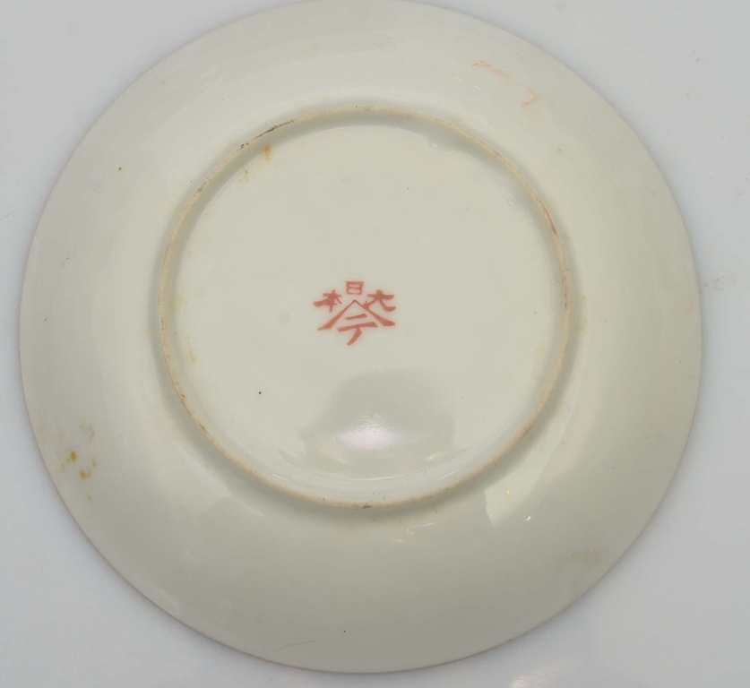 Apgleznota porcelāna komplekts ar Japānas motīviem