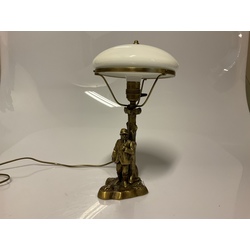 Jūgendstila galda lampa Mednieks
