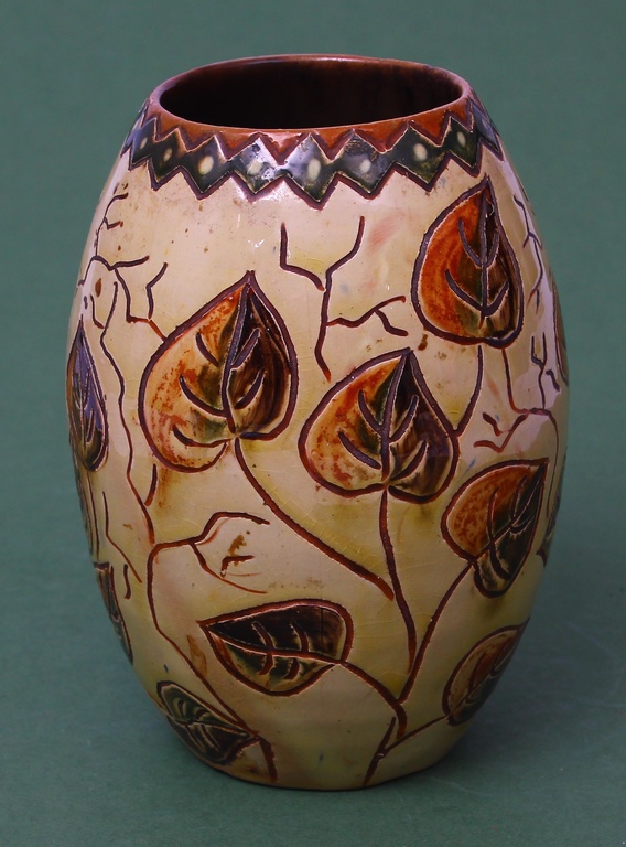 Расписная керамическая ваза