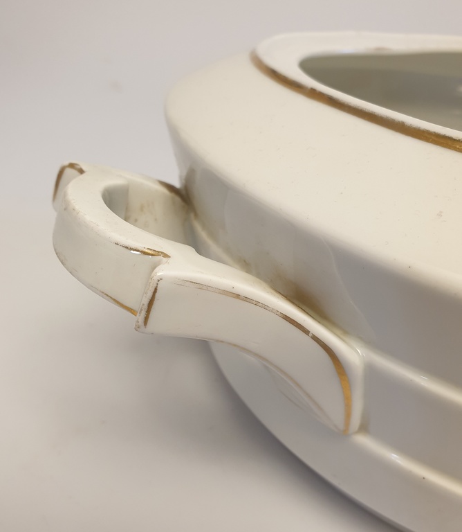 Porcelain terrine without lid