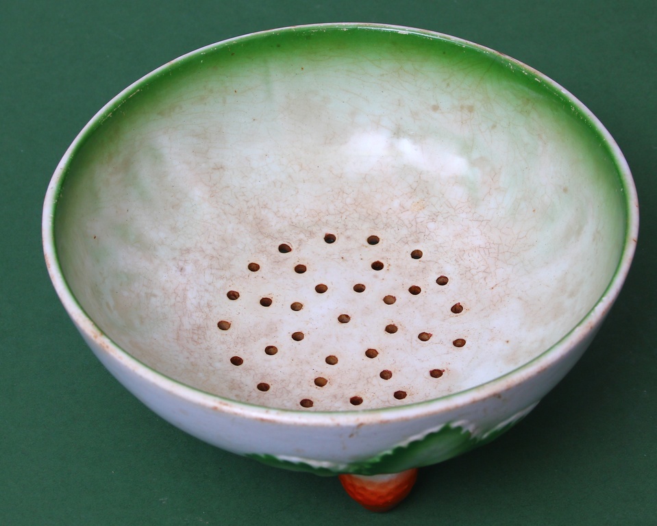 Ceramic serving dish