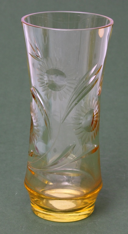Iļģuciema krāsainā stikla vāzes (3 gab.) 