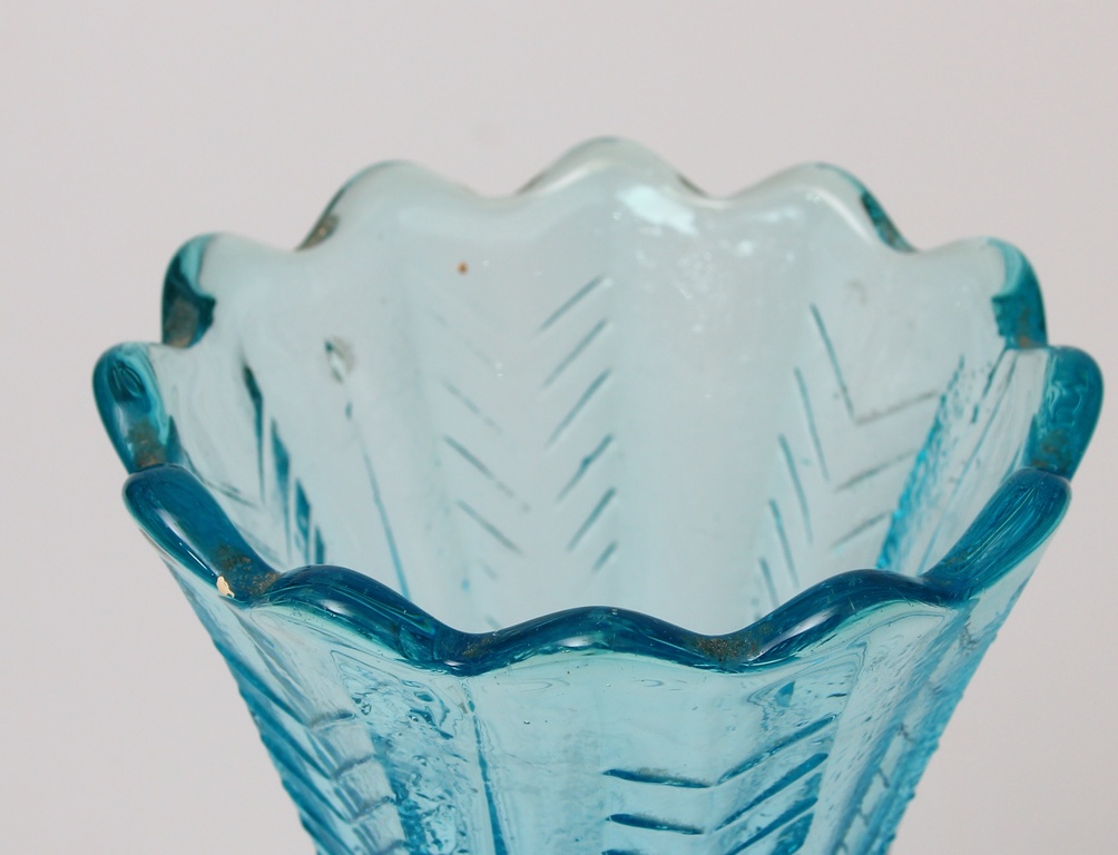 Iļģuciems ваза из цветного стекла