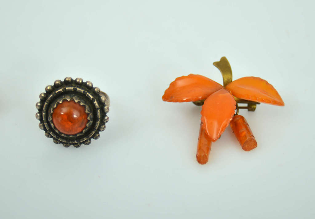 Amber ring with a brooch