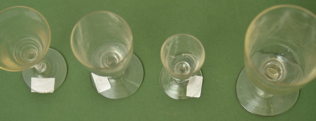 Stikla glāzīšu komplekts (4 gab)