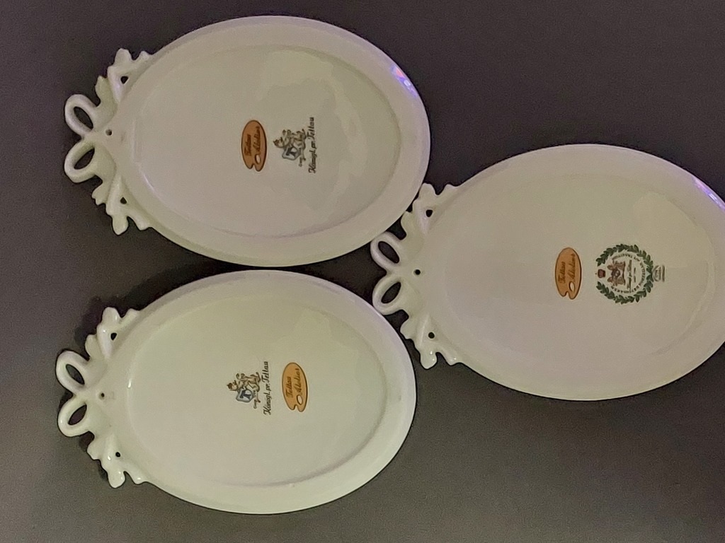 Porcelain plates .Tettau. Bavaria. Germany