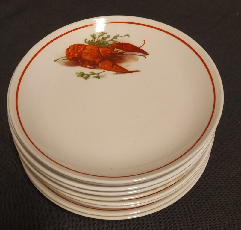 Kuznetsov earthenware plates For crayfish 9 pcs.