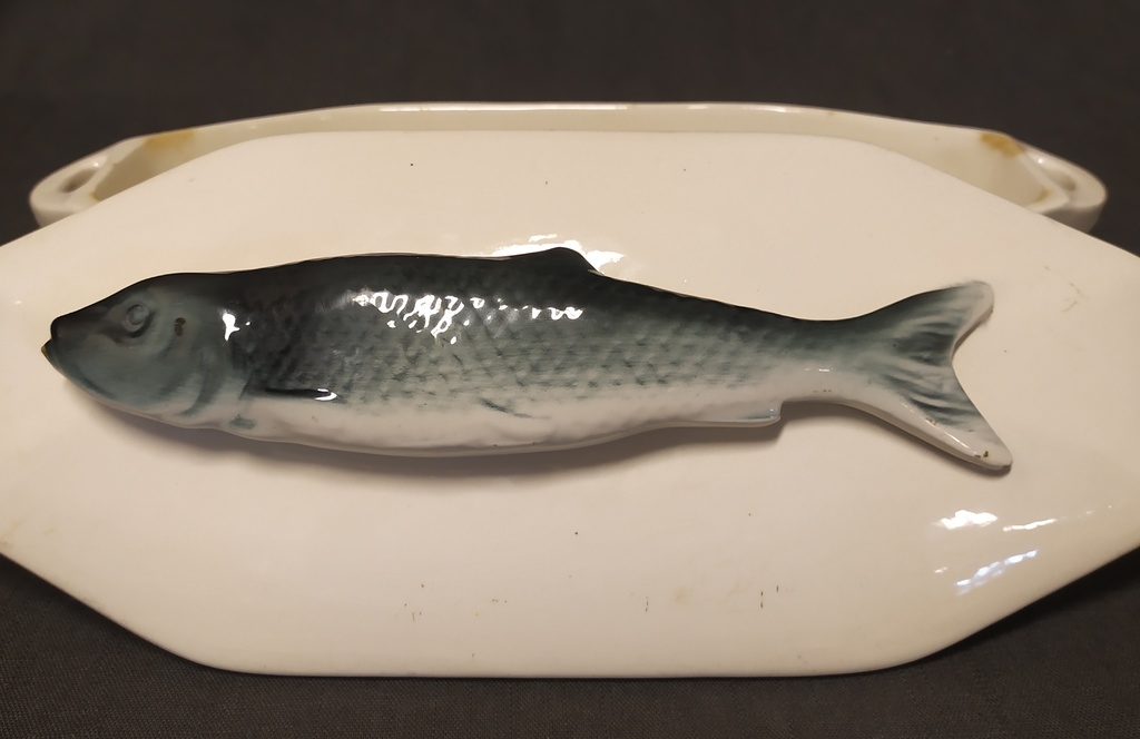 Миска глиняная Кузнецова с крышкой Рыбка